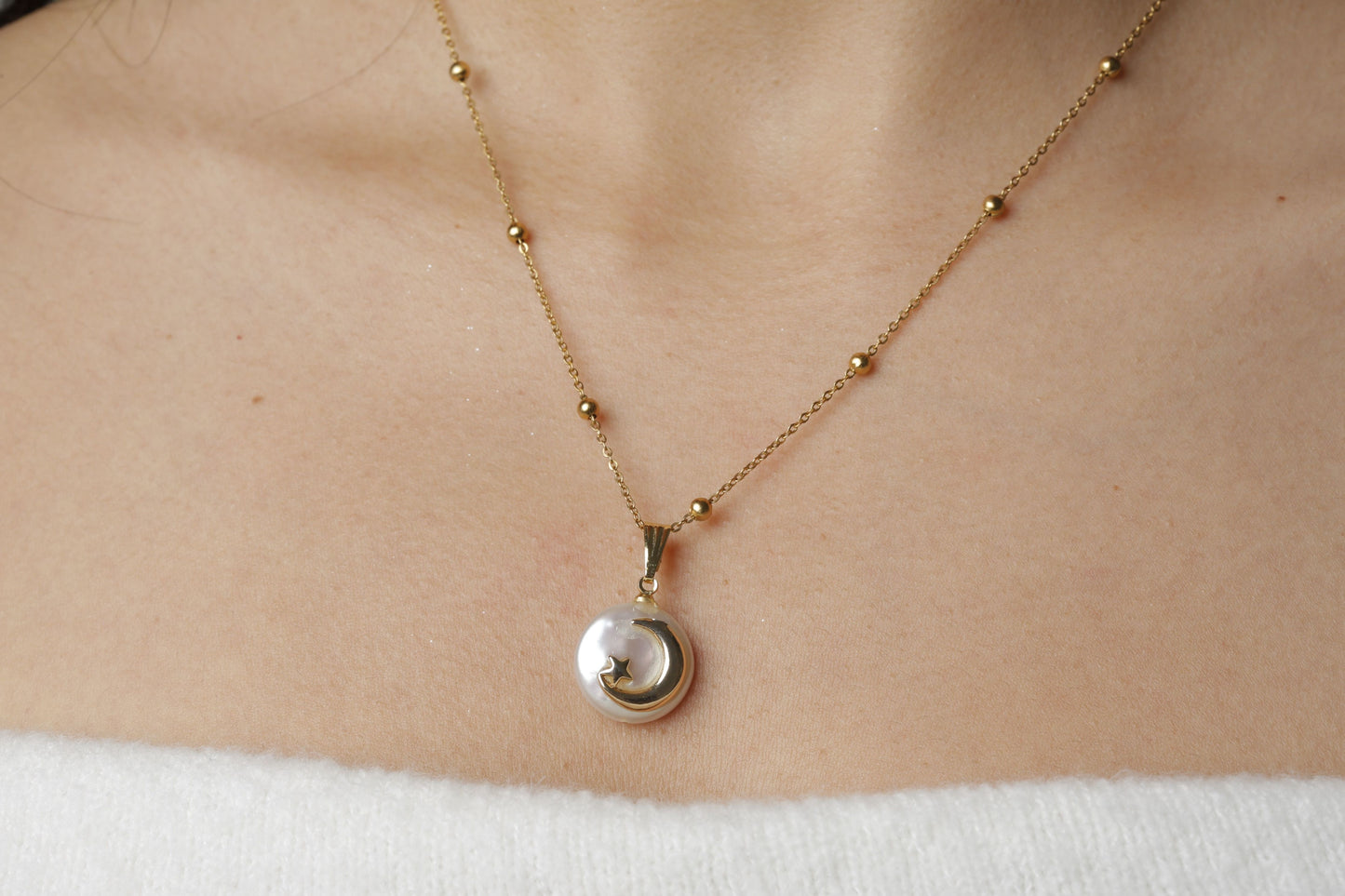 White Sphere Moon Neckclace
