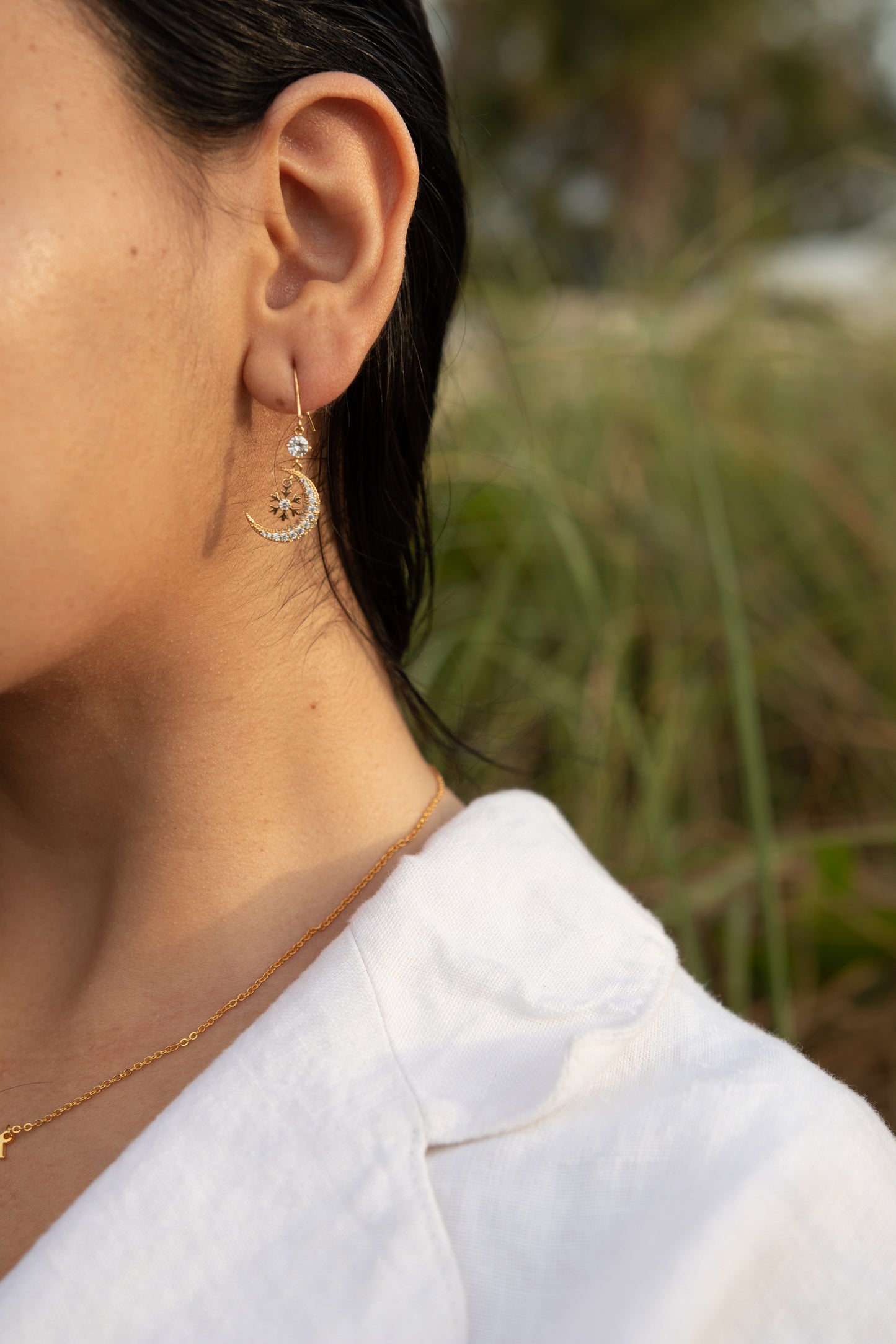 Shiny Snow Moon Earrings